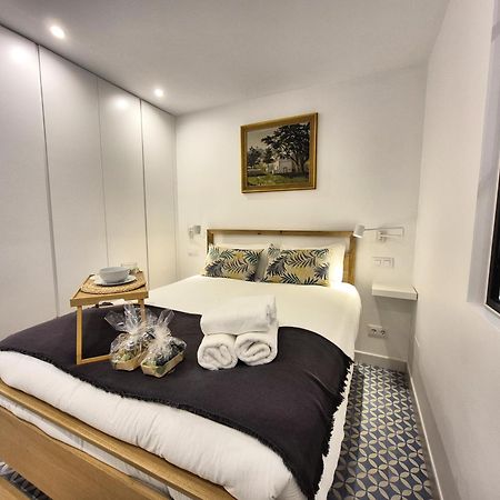 Apartamentos Plaza De Espana Madrid Luaran gambar