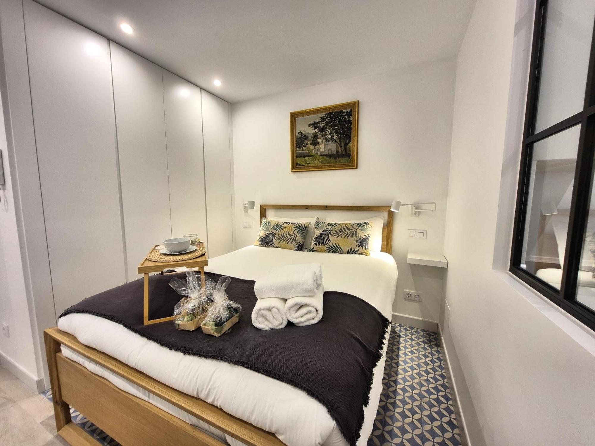 Apartamentos Plaza De Espana Madrid Luaran gambar