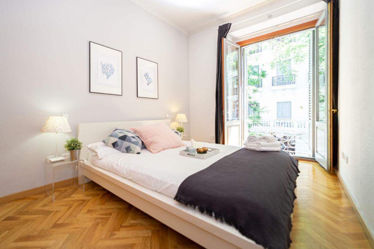 Apartamentos Plaza De Espana Madrid Luaran gambar
