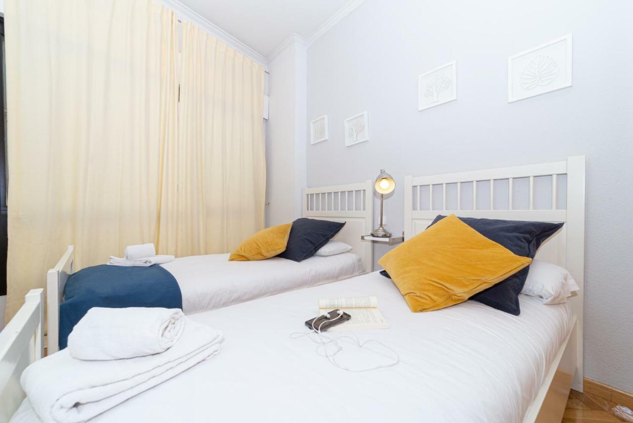 Apartamentos Plaza De Espana Madrid Luaran gambar