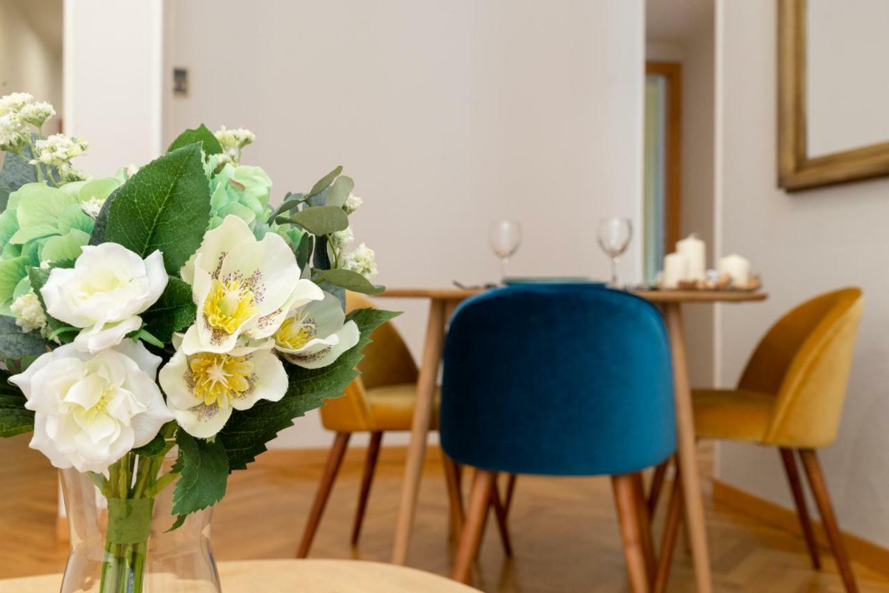 Apartamentos Plaza De Espana Madrid Luaran gambar