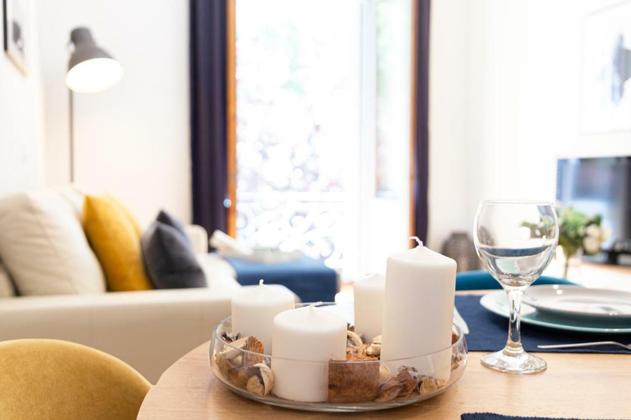 Apartamentos Plaza De Espana Madrid Luaran gambar