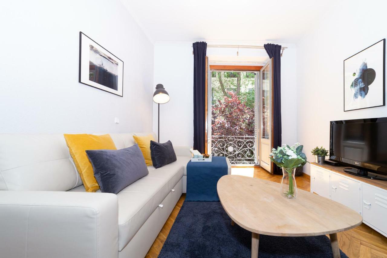 Apartamentos Plaza De Espana Madrid Luaran gambar