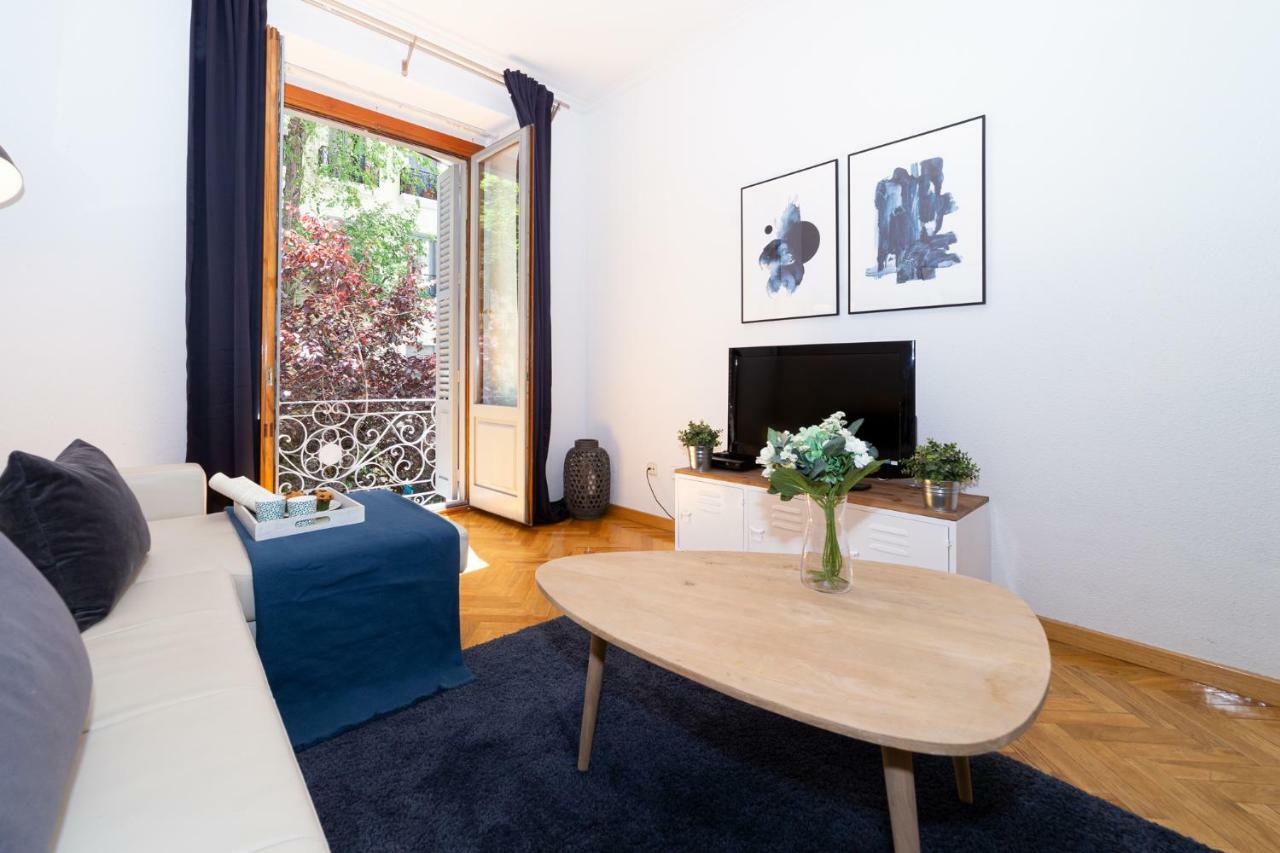 Apartamentos Plaza De Espana Madrid Luaran gambar