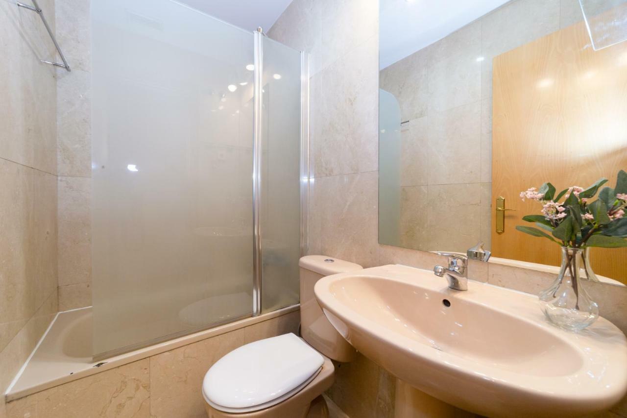 Apartamentos Plaza De Espana Madrid Luaran gambar