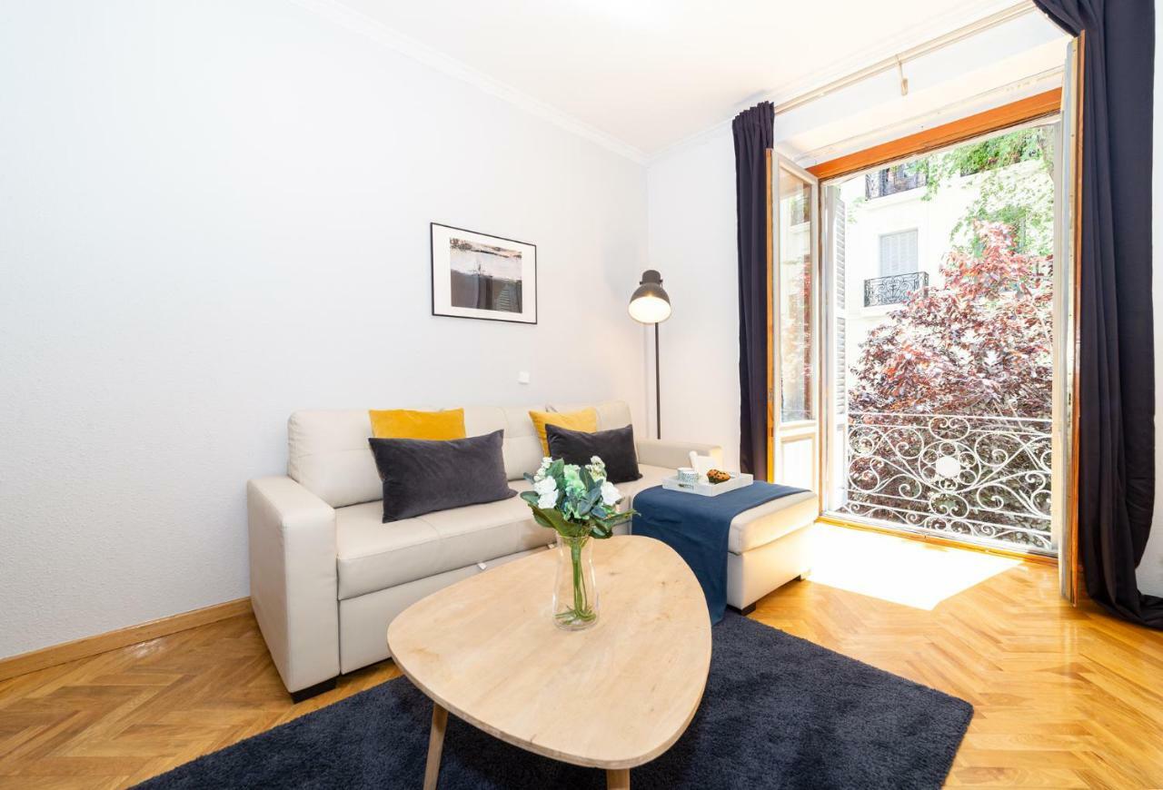 Apartamentos Plaza De Espana Madrid Luaran gambar