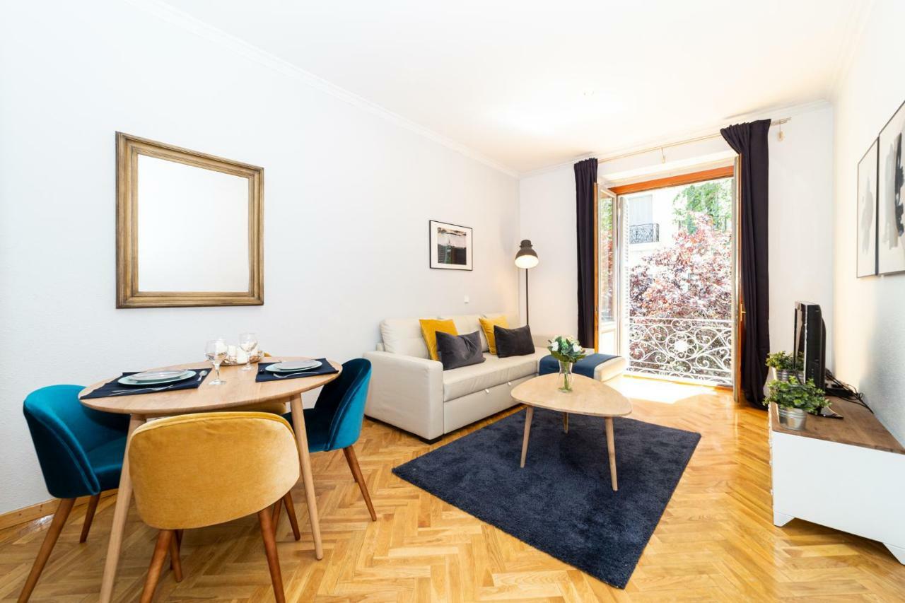 Apartamentos Plaza De Espana Madrid Luaran gambar