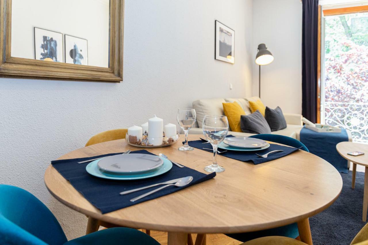 Apartamentos Plaza De Espana Madrid Luaran gambar