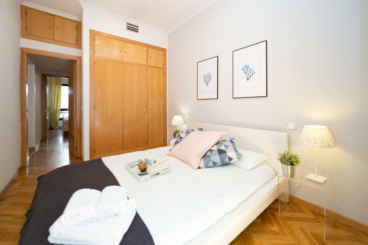 Apartamentos Plaza De Espana Madrid Luaran gambar