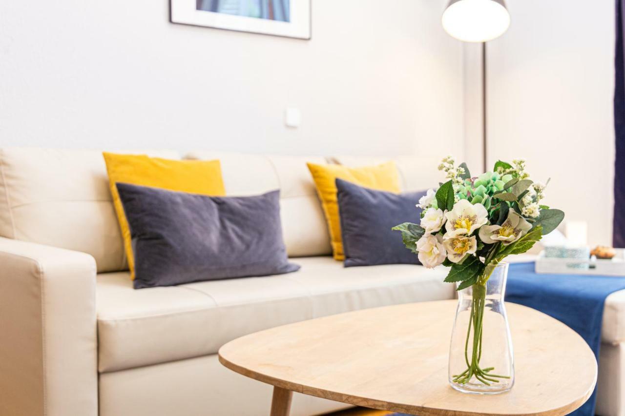 Apartamentos Plaza De Espana Madrid Luaran gambar