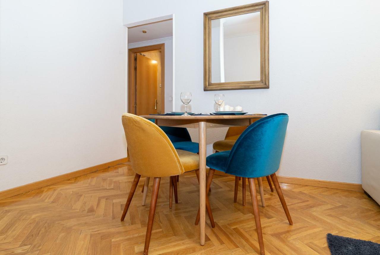 Apartamentos Plaza De Espana Madrid Luaran gambar