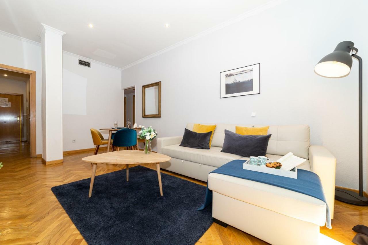 Apartamentos Plaza De Espana Madrid Luaran gambar