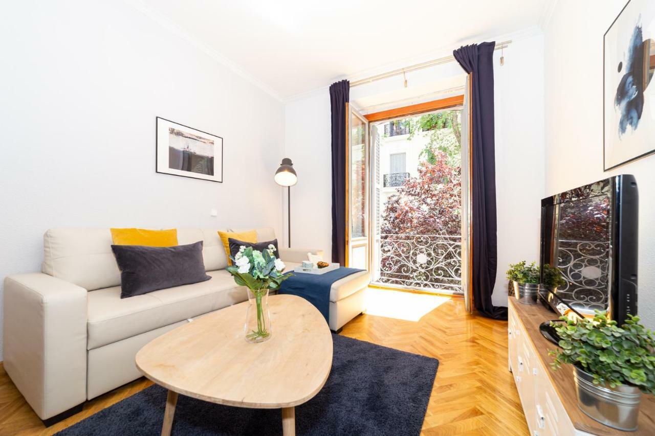 Apartamentos Plaza De Espana Madrid Luaran gambar