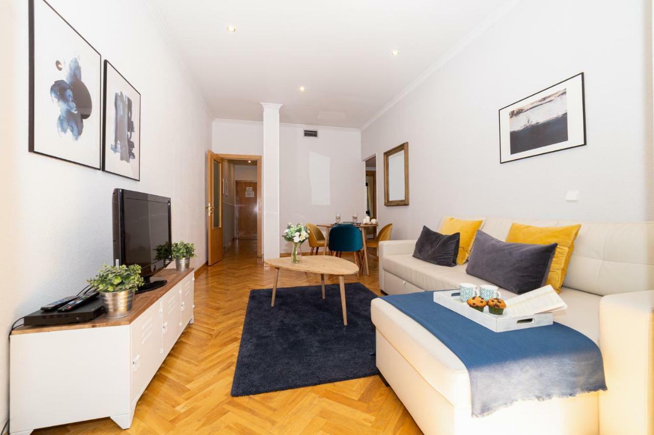 Apartamentos Plaza De Espana Madrid Luaran gambar